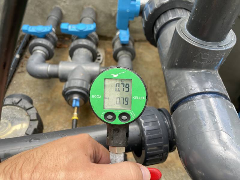 Intervention pour localiser une fuite sans destruction sur piscine béton à Bandol dans le 83