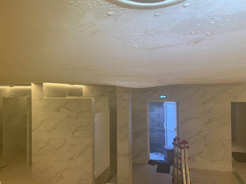 Intervention spécialisée en détection de fuite suite à un dégât des eaux à Toulon dans le Var