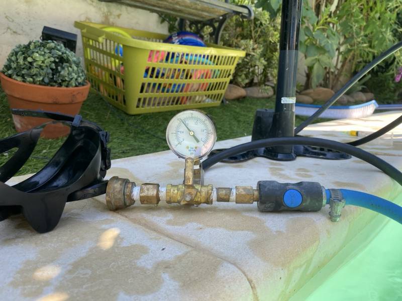 Intervention de recherche de fuite piscine polyester à Toulon par un spécialiste SABACA dans le Var