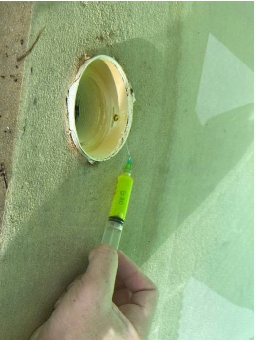 Photo d'une détection de fuite sans casse sur piscine béton à Cassis dans le 13