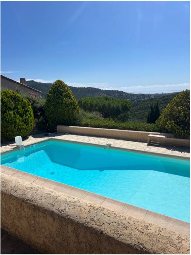 Intervention en cours pour localiser une fuite piscine à Avignon dans le 84